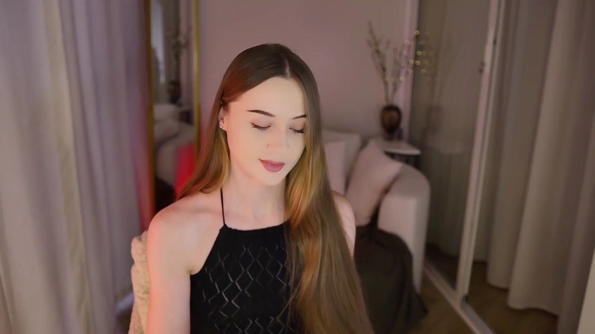 Gallery image thumbnail from Innocent_Soul's myfreecams stream on, 11/21/2025, 12:31 image 11 of 20