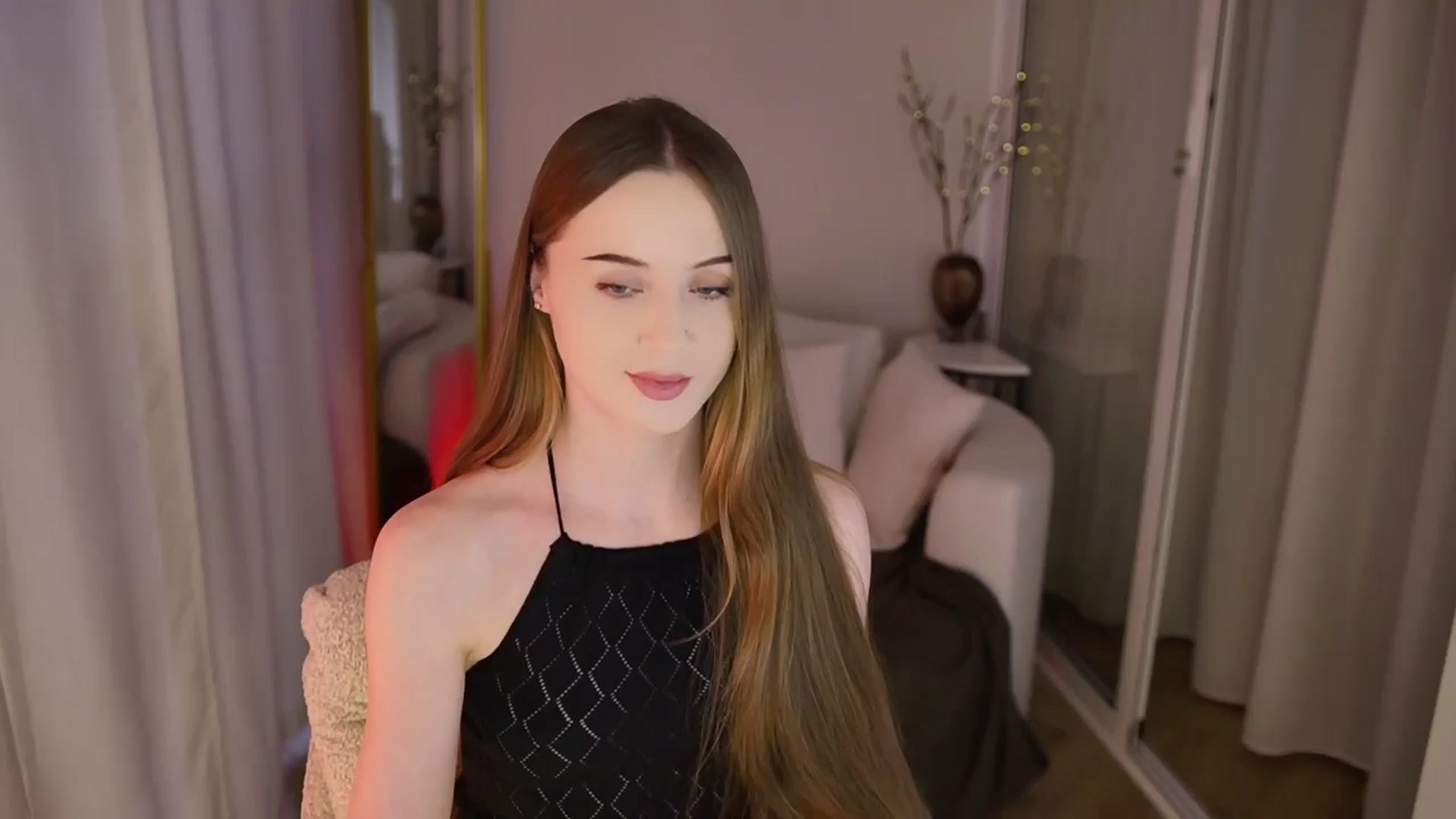 Gallery image thumbnail from Innocent_Soul's myfreecams stream on, 11/21/2025, 12:31 image 19 of 20