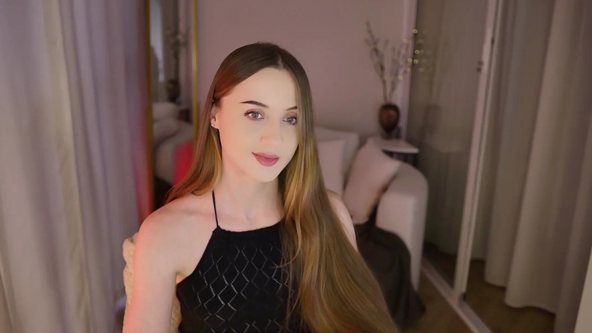 Gallery image thumbnail from Innocent_Soul's myfreecams stream on, 11/21/2025, 12:31 image 15 of 20