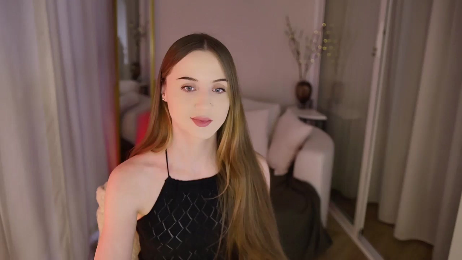 Gallery image thumbnail from Innocent_Soul's myfreecams stream on, 11/21/2025, 12:31 image 13 of 20