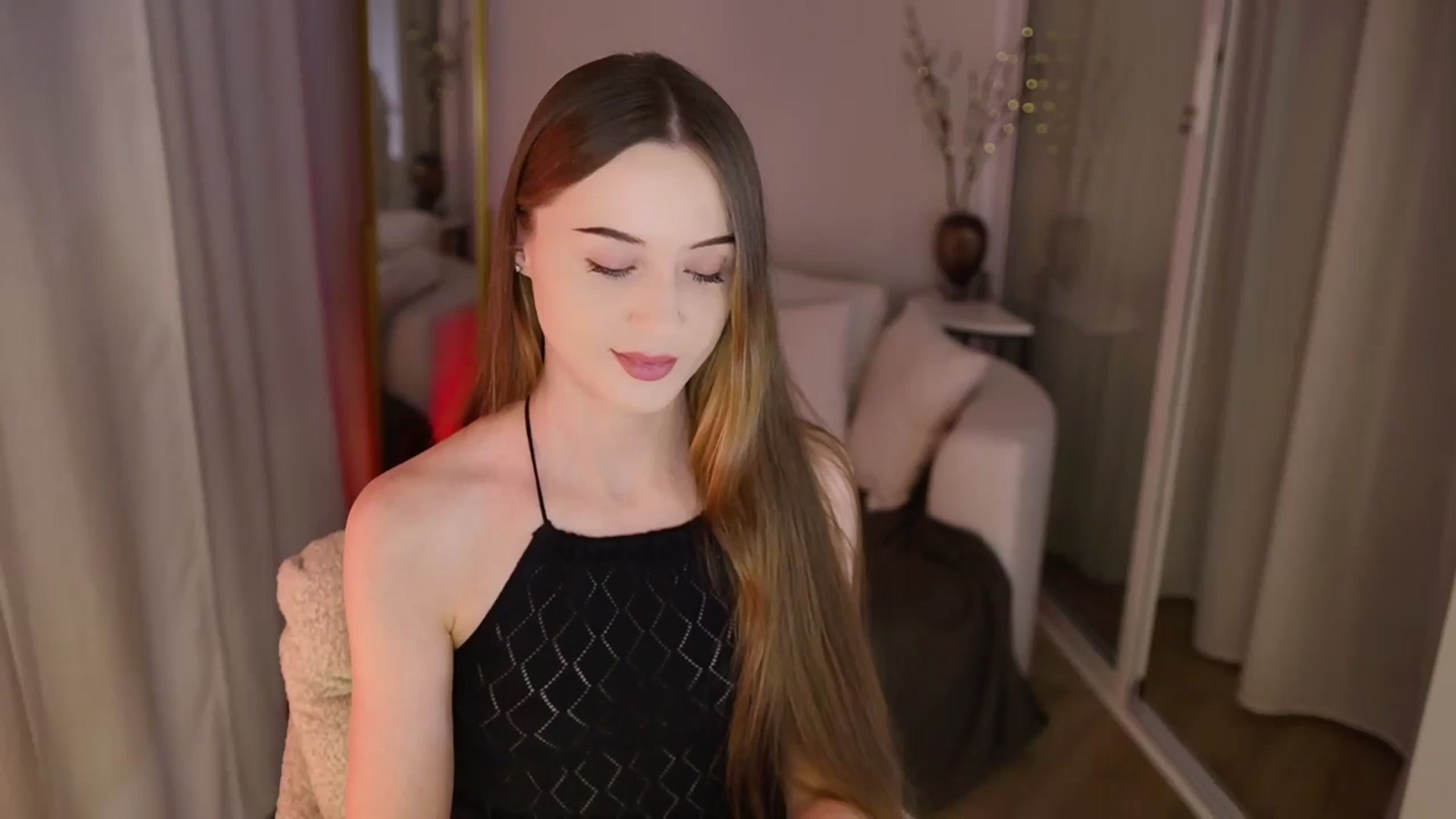 Gallery image thumbnail from Innocent_Soul's myfreecams stream on, 11/21/2025, 13:23 image 18 of 20