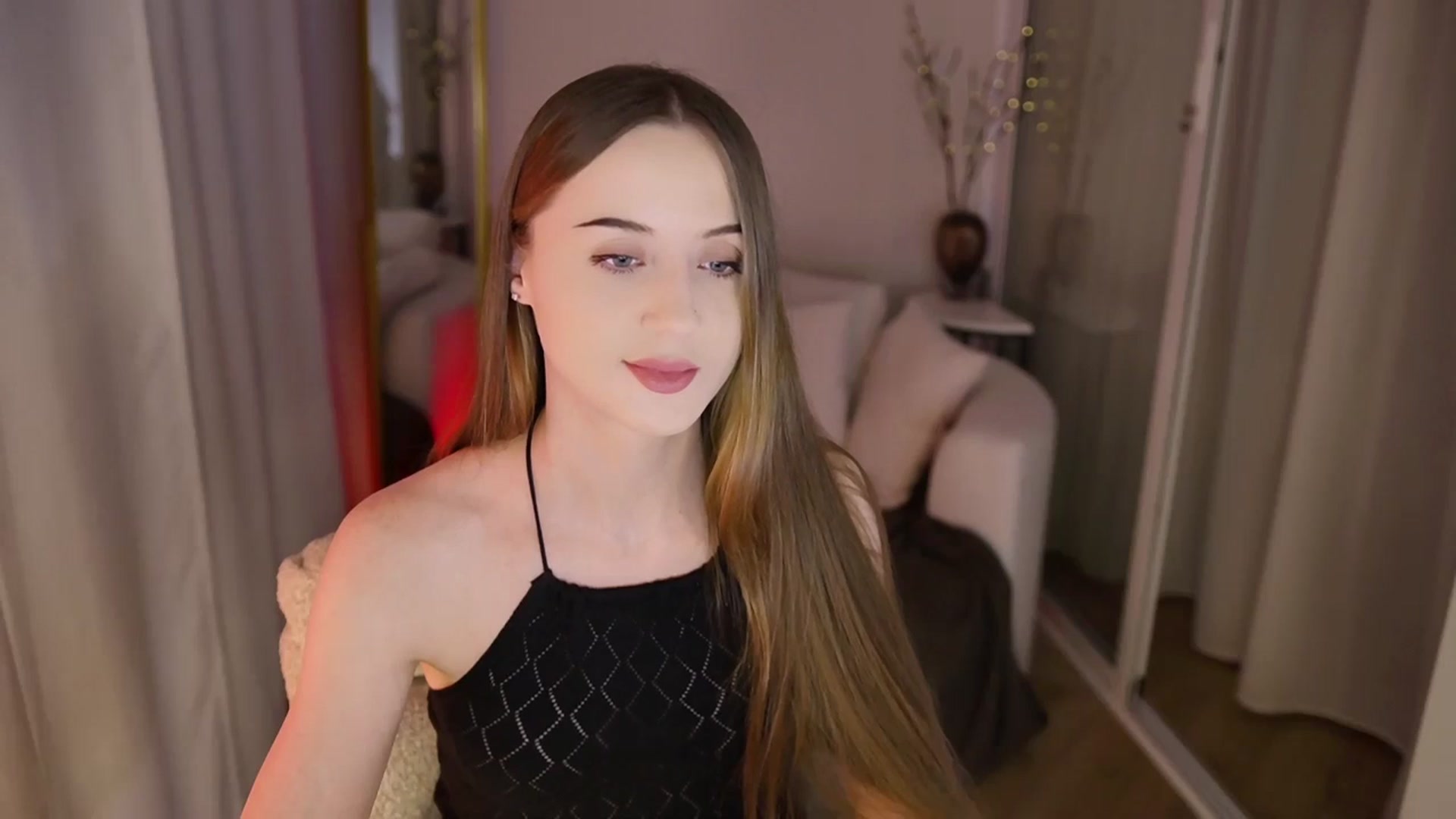 Gallery image thumbnail from Innocent_Soul's myfreecams stream on, 11/21/2025, 13:23 image 15 of 20