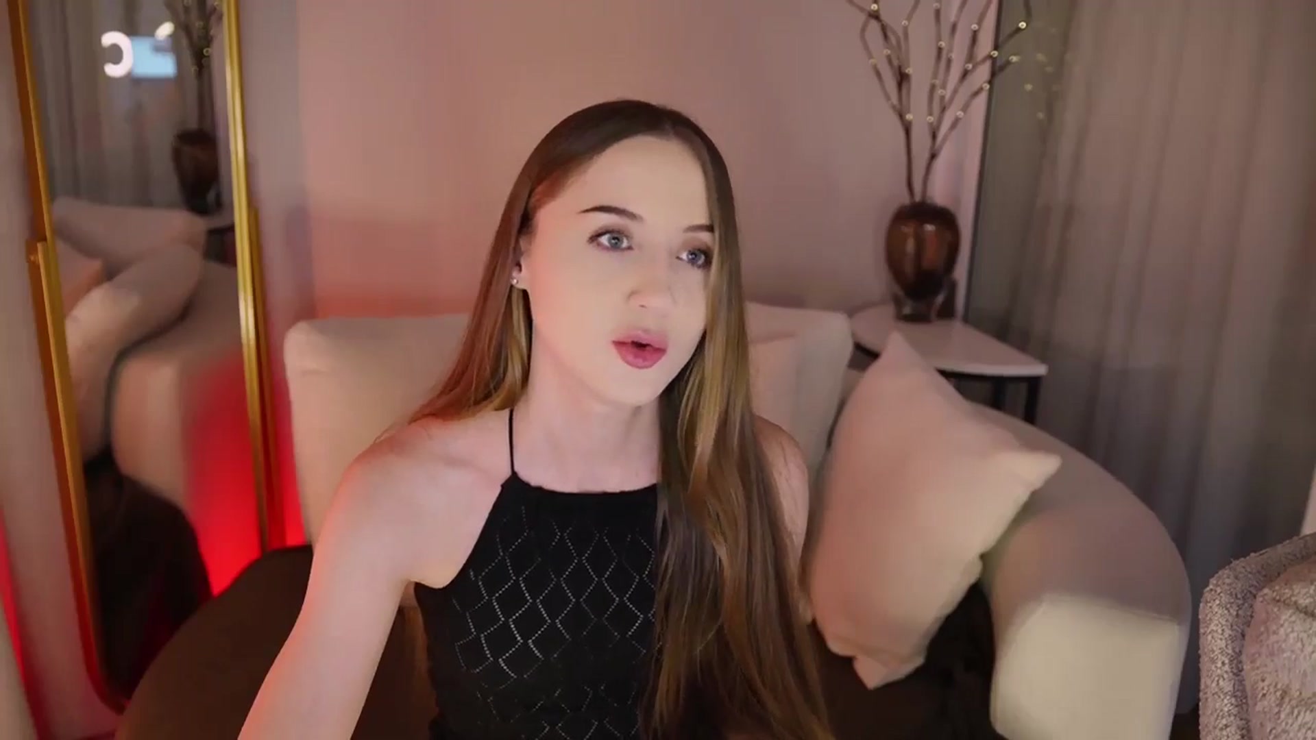 Gallery image thumbnail from Innocent_Soul's myfreecams stream on, 11/21/2025, 15:48 image 18 of 20