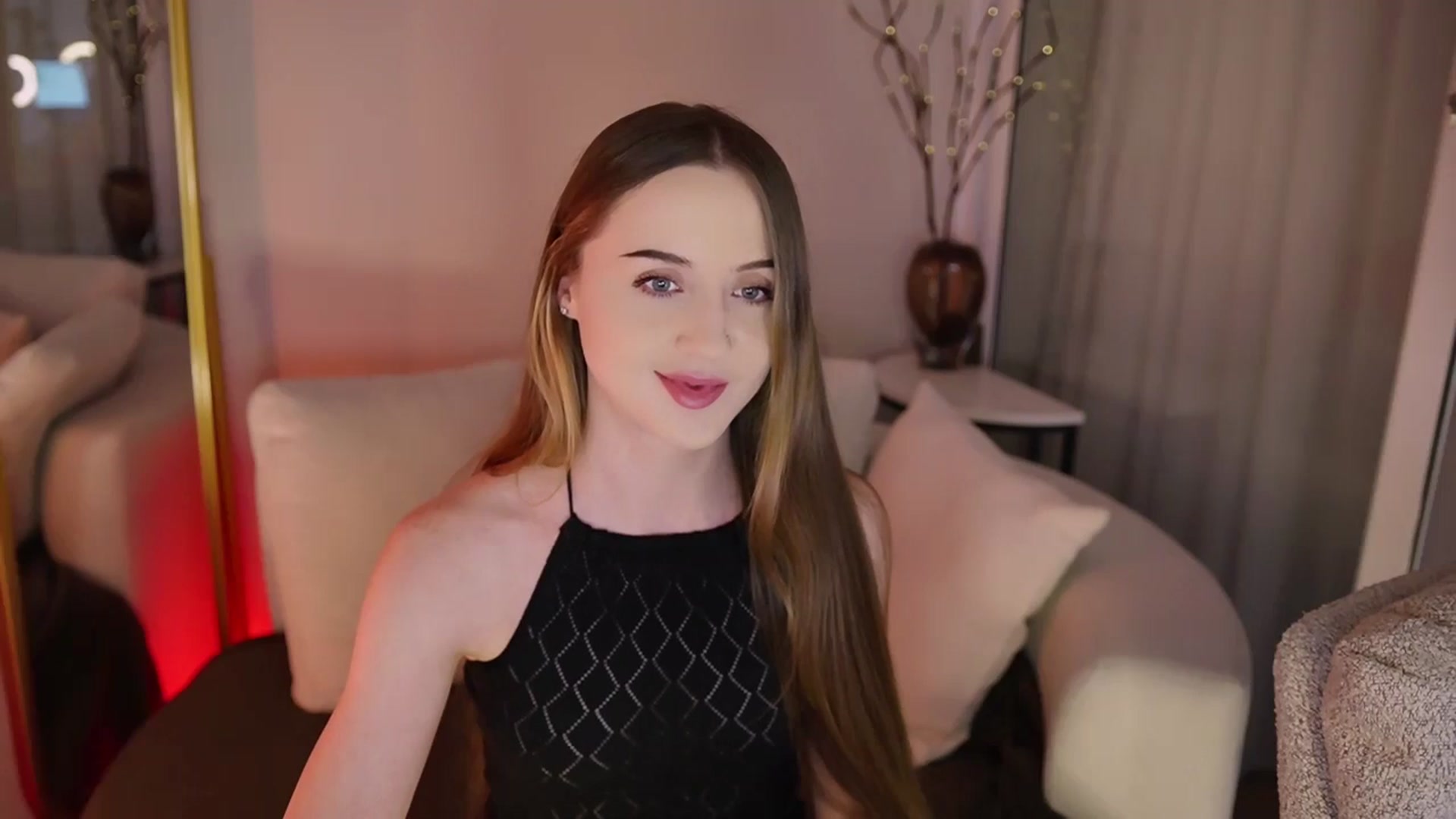 Gallery image thumbnail from Innocent_Soul's myfreecams stream on, 11/21/2025, 15:48 image 7 of 20