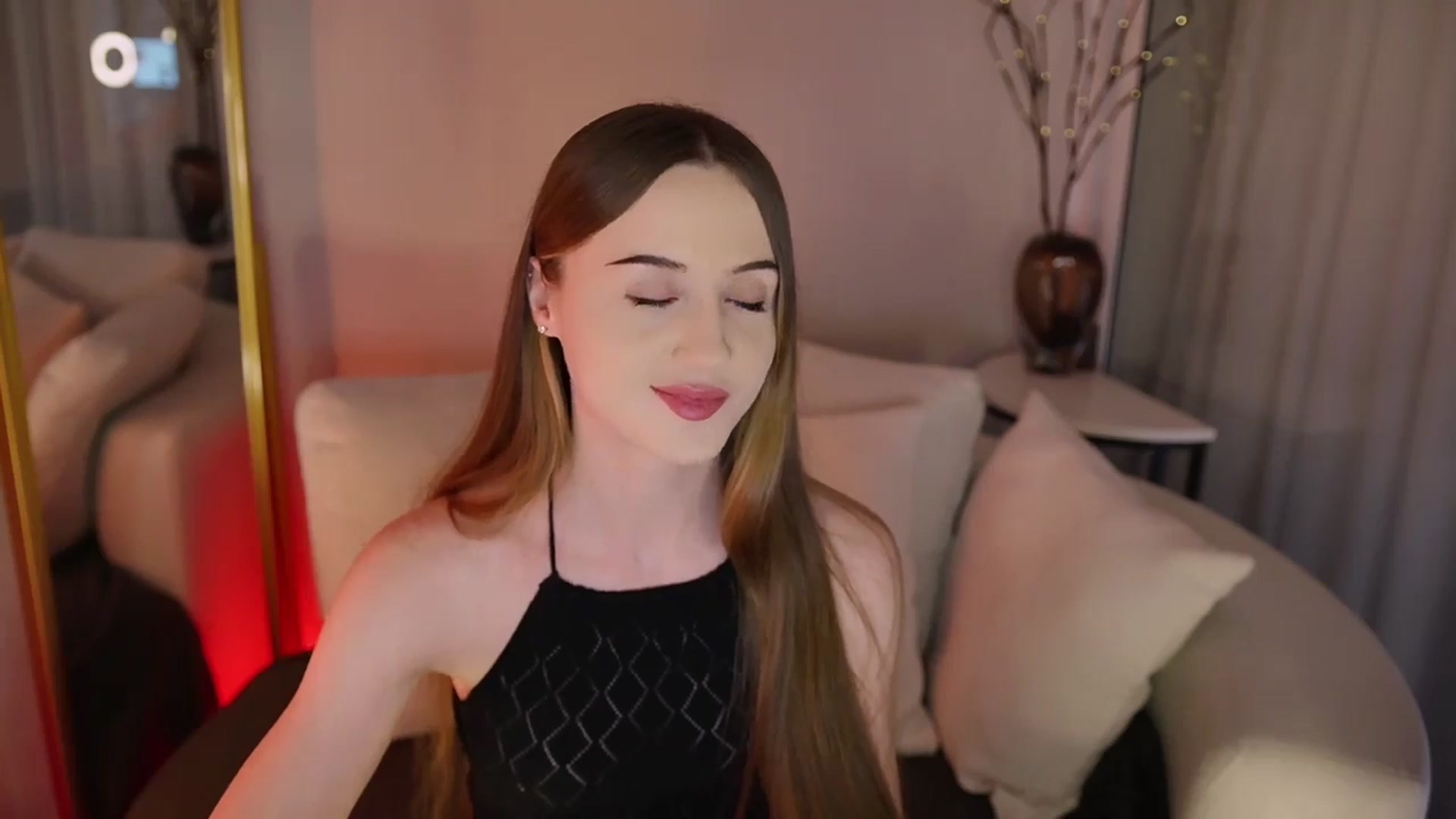 Gallery image thumbnail from Innocent_Soul's myfreecams stream on, 11/21/2025, 18:21 image 5 of 20