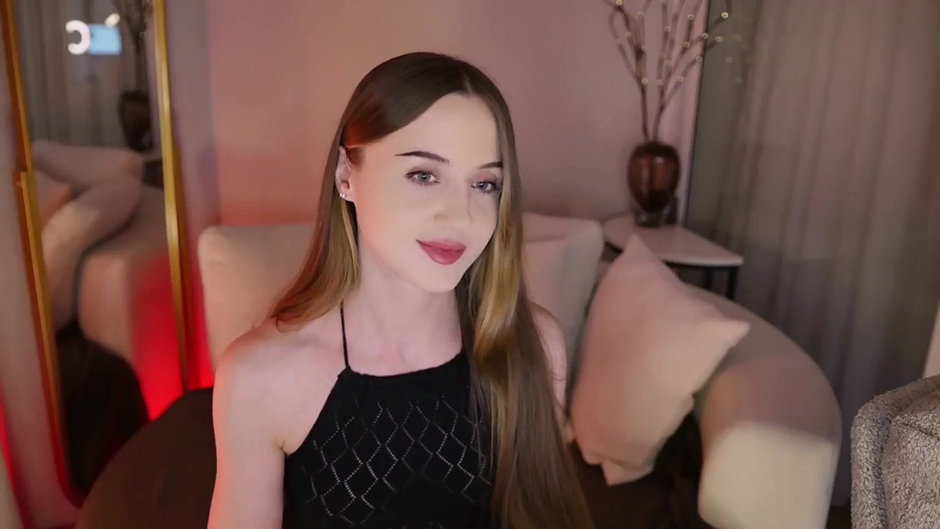 Gallery image thumbnail from Innocent_Soul's myfreecams stream on, 11/21/2025, 18:21 image 3 of 20