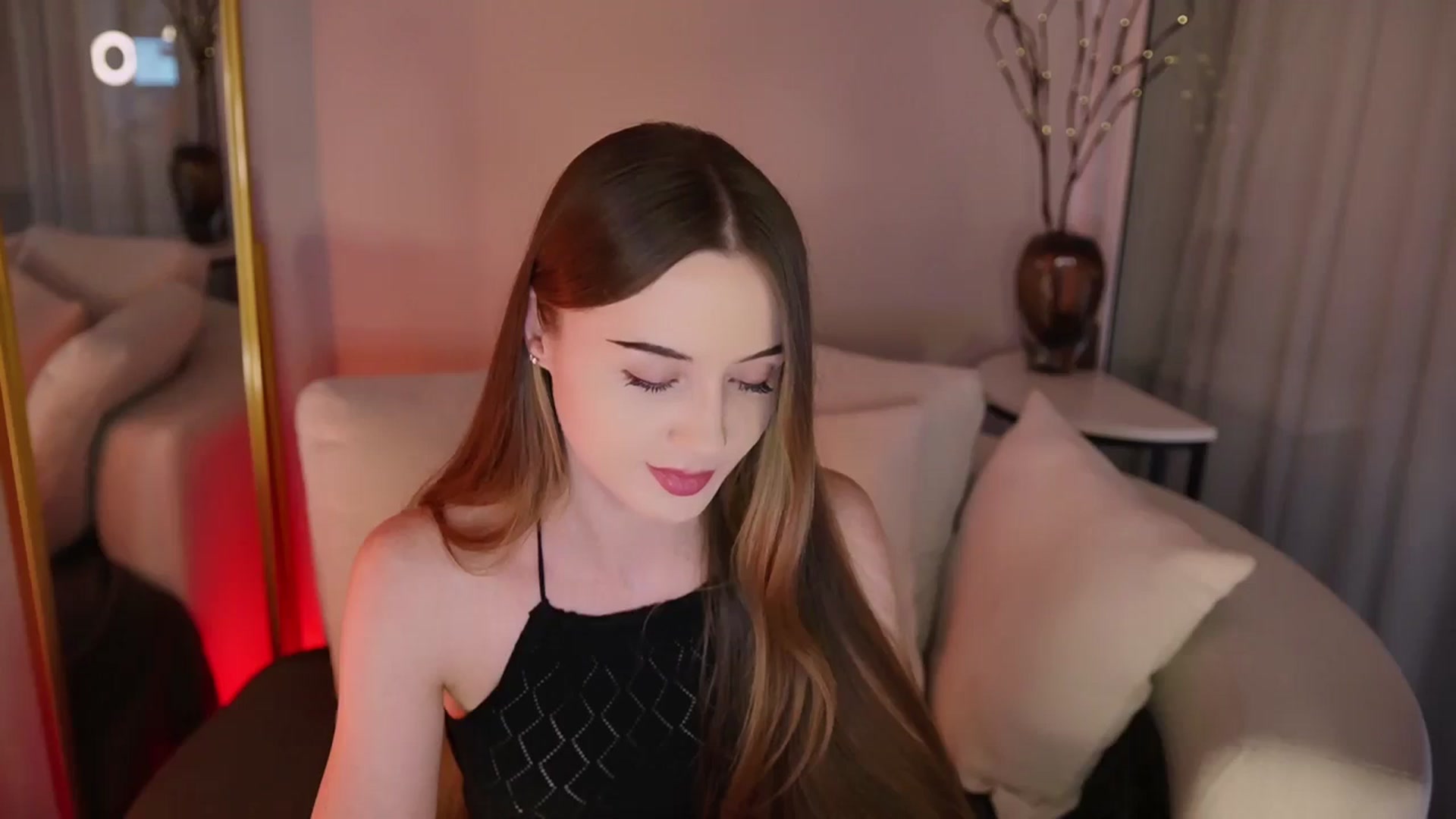 Gallery image thumbnail from Innocent_Soul's myfreecams stream on, 11/21/2025, 18:21 image 13 of 20