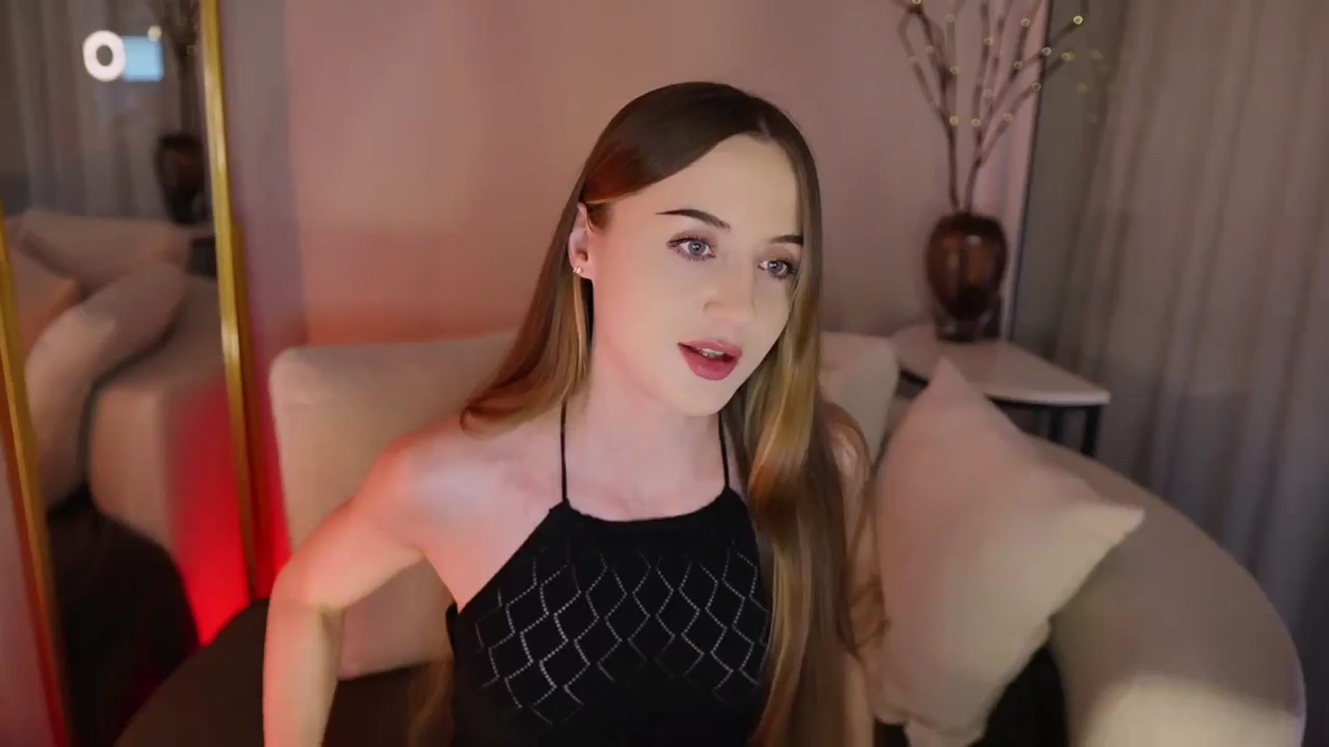 Gallery image thumbnail from Innocent_Soul's myfreecams stream on, 11/21/2025, 18:21 image 4 of 20