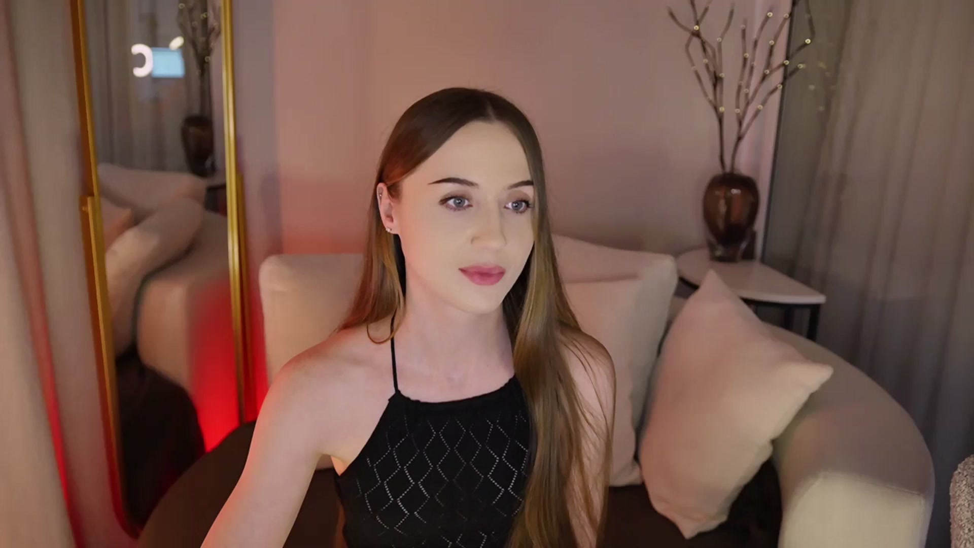 Gallery image thumbnail from Innocent_Soul's myfreecams stream on, 11/21/2025, 19:02 image 13 of 20