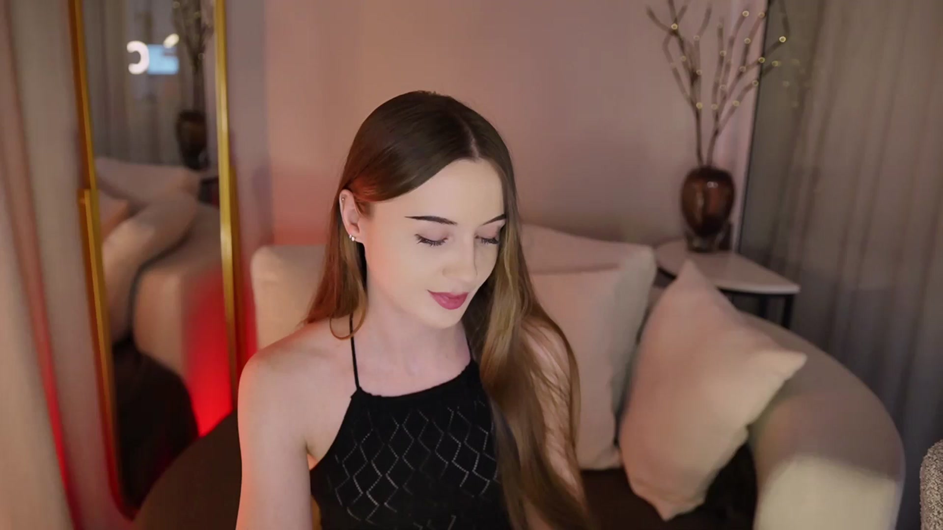 Gallery image thumbnail from Innocent_Soul's myfreecams stream on, 11/21/2025, 19:02 image 10 of 20