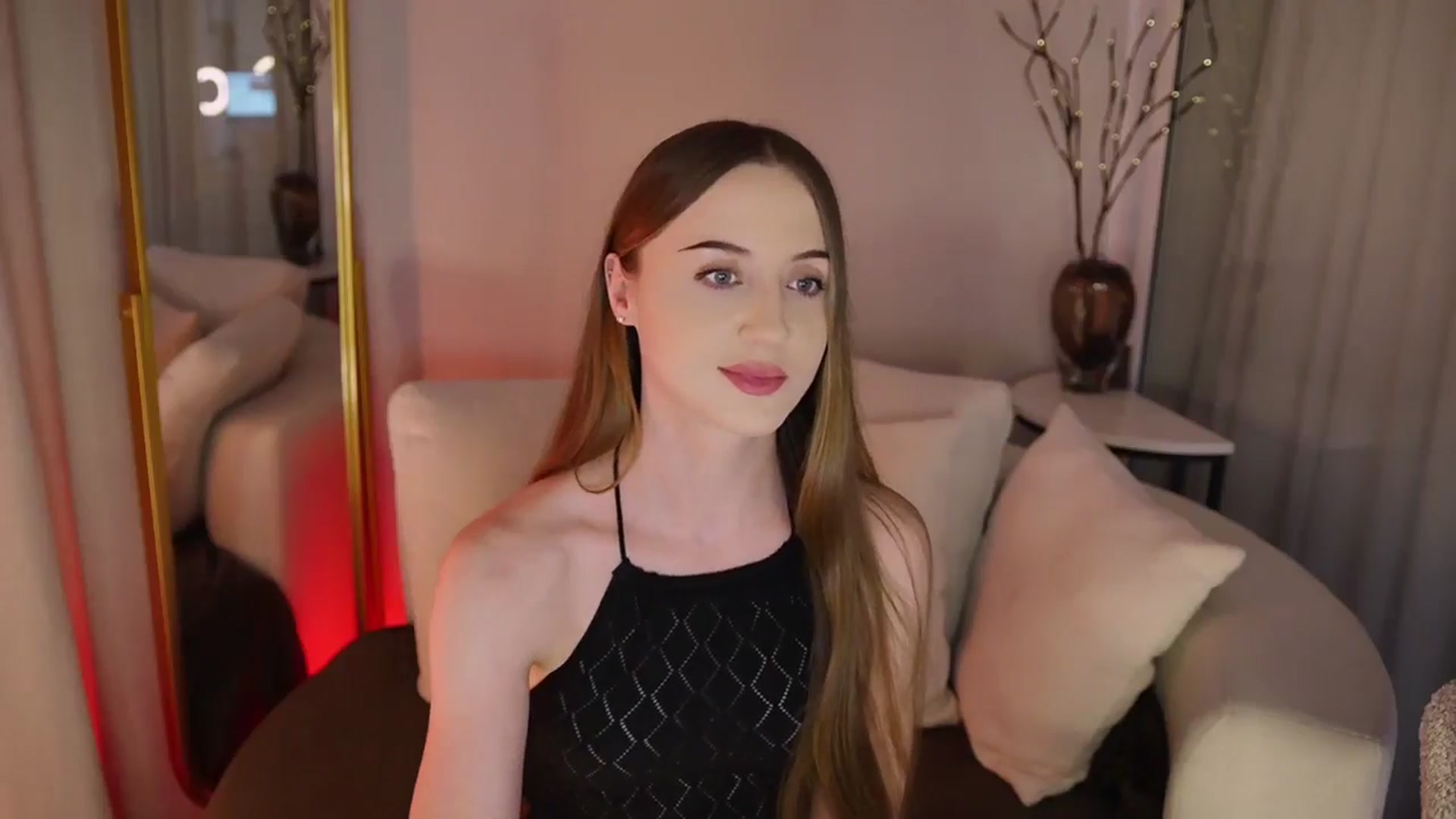 Gallery image thumbnail from Innocent_Soul's myfreecams stream on, 11/21/2025, 19:02 image 14 of 20