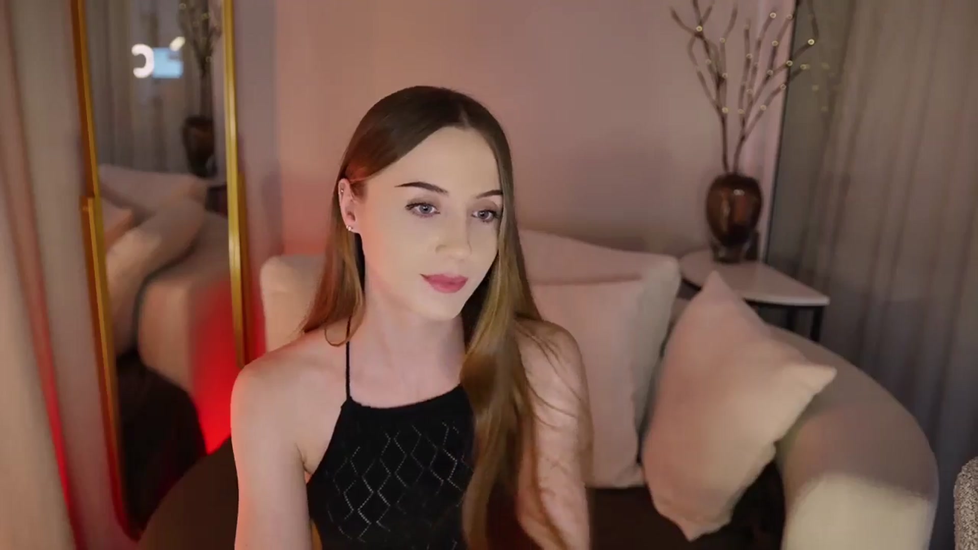 Gallery image thumbnail from Innocent_Soul's myfreecams stream on, 11/21/2025, 19:02 image 15 of 20