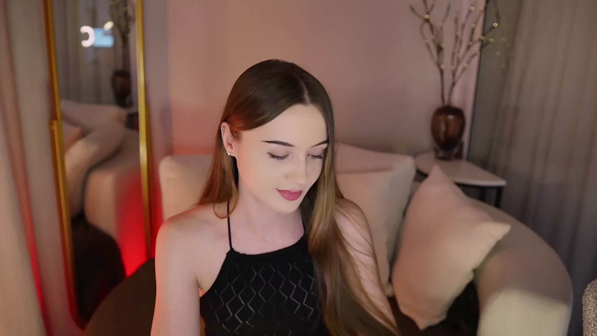 Gallery image thumbnail from Innocent_Soul's myfreecams stream on, 11/21/2025, 19:02 image 16 of 20