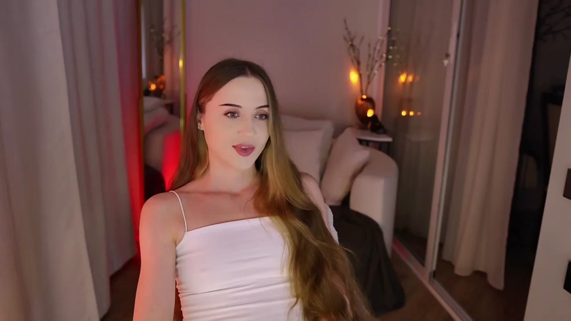 Gallery image thumbnail from Innocent_Soul's myfreecams stream on, 11/24/2025, 16:04 image 15 of 20