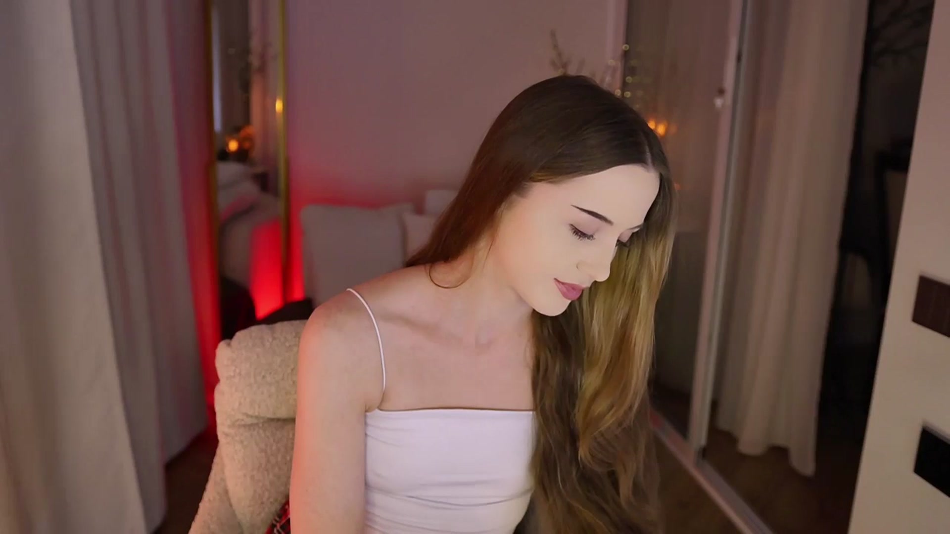 Gallery image thumbnail from Innocent_Soul's myfreecams stream on, 11/24/2025, 17:41 image 2 of 20