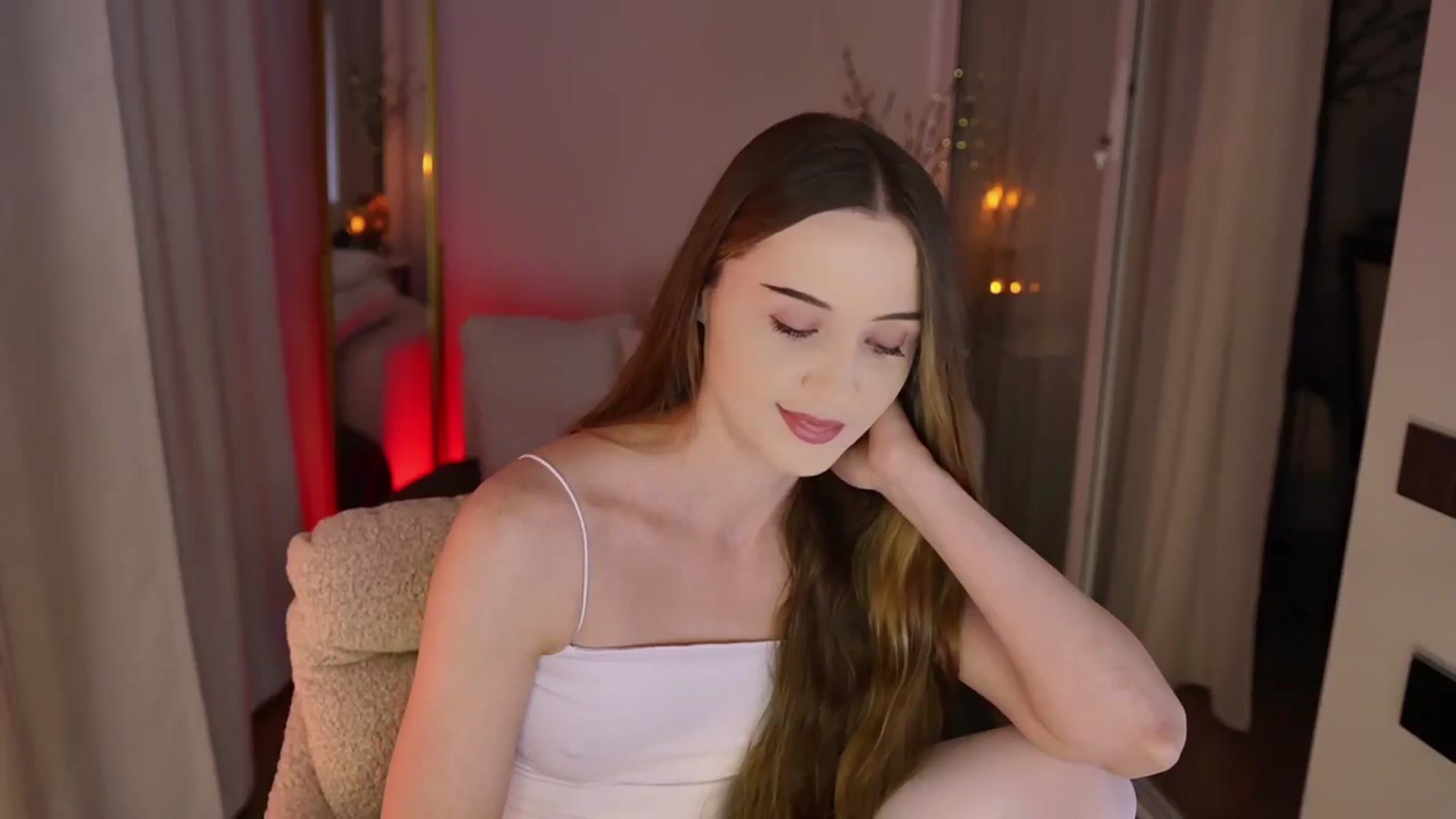 Gallery image thumbnail from Innocent_Soul's myfreecams stream on, 11/24/2025, 17:41 image 11 of 20