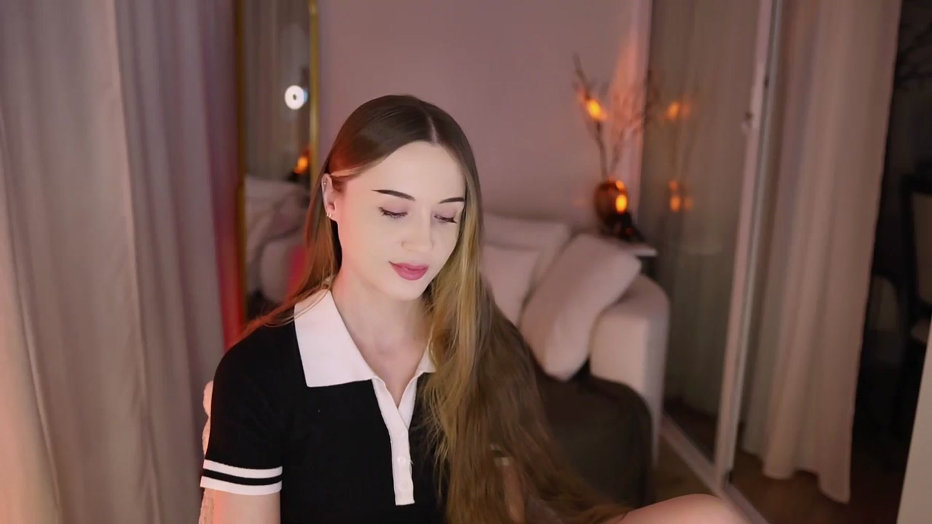 Gallery image thumbnail from Innocent_Soul's myfreecams stream on, 11/27/2025, 15:27 image 4 of 20