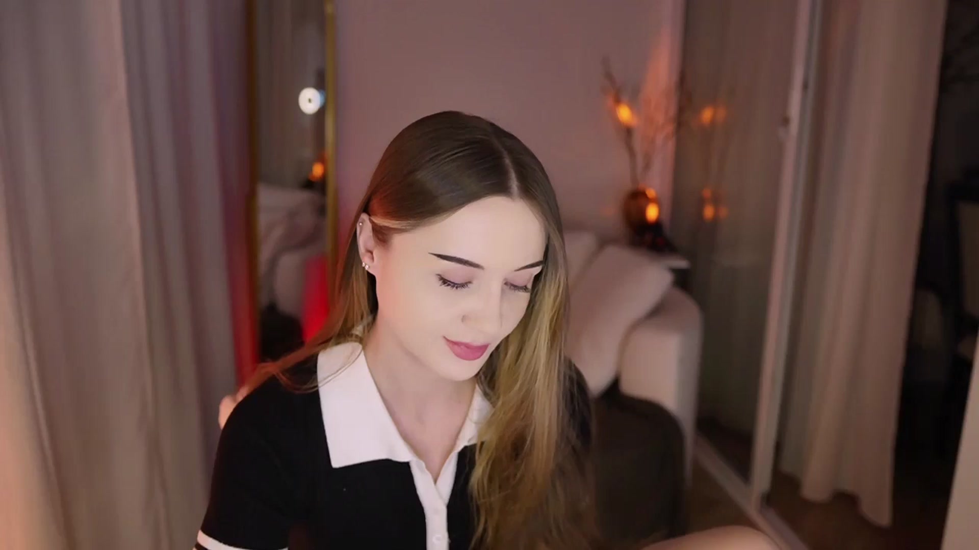 Gallery image thumbnail from Innocent_Soul's myfreecams stream on, 11/27/2025, 15:27 image 12 of 20