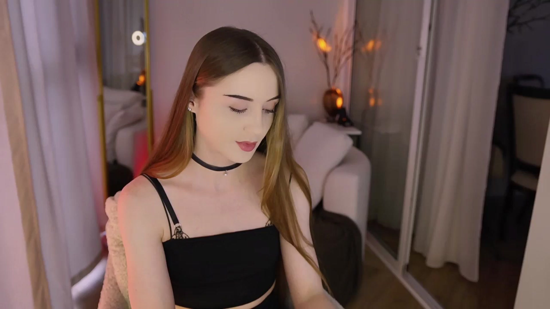 Gallery image thumbnail from Innocent_Soul's myfreecams stream on, 11/28/2025, 10:25 image 2 of 20