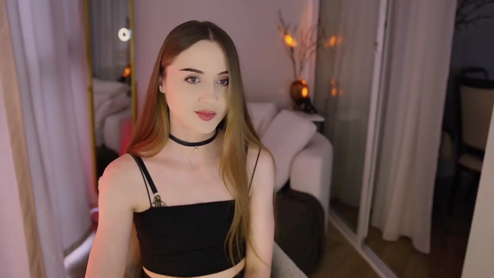 Gallery image thumbnail from Innocent_Soul's myfreecams stream on, 11/28/2025, 10:25 image 3 of 20