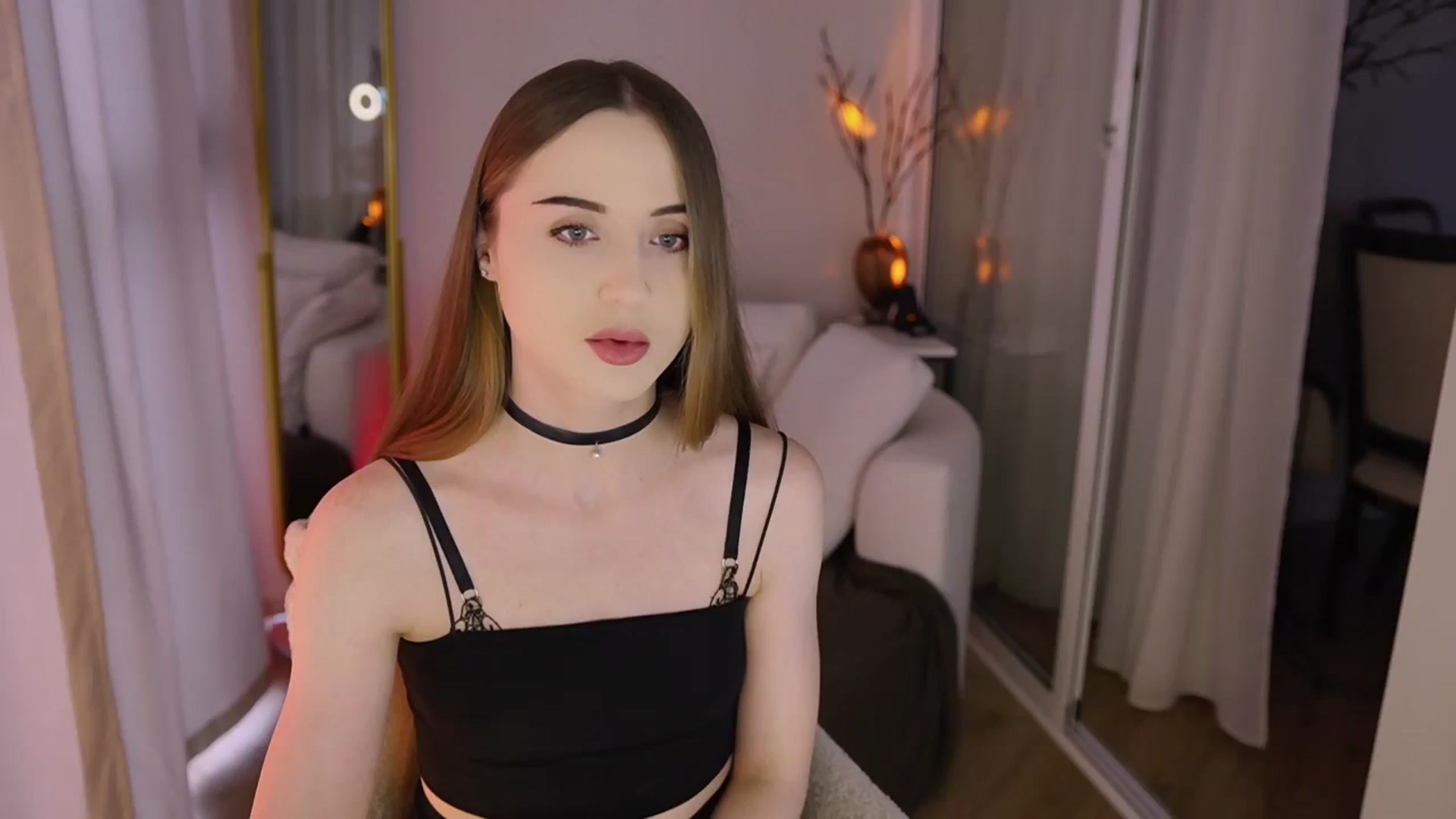 Gallery image thumbnail from Innocent_Soul's myfreecams stream on, 11/28/2025, 10:25 image 1 of 20