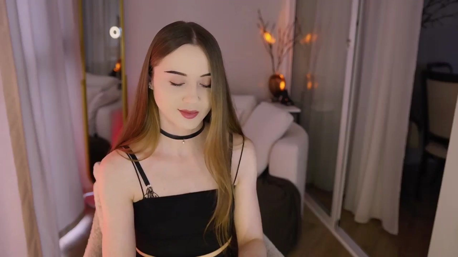 Gallery image thumbnail from Innocent_Soul's myfreecams stream on, 11/28/2025, 10:25 image 9 of 20