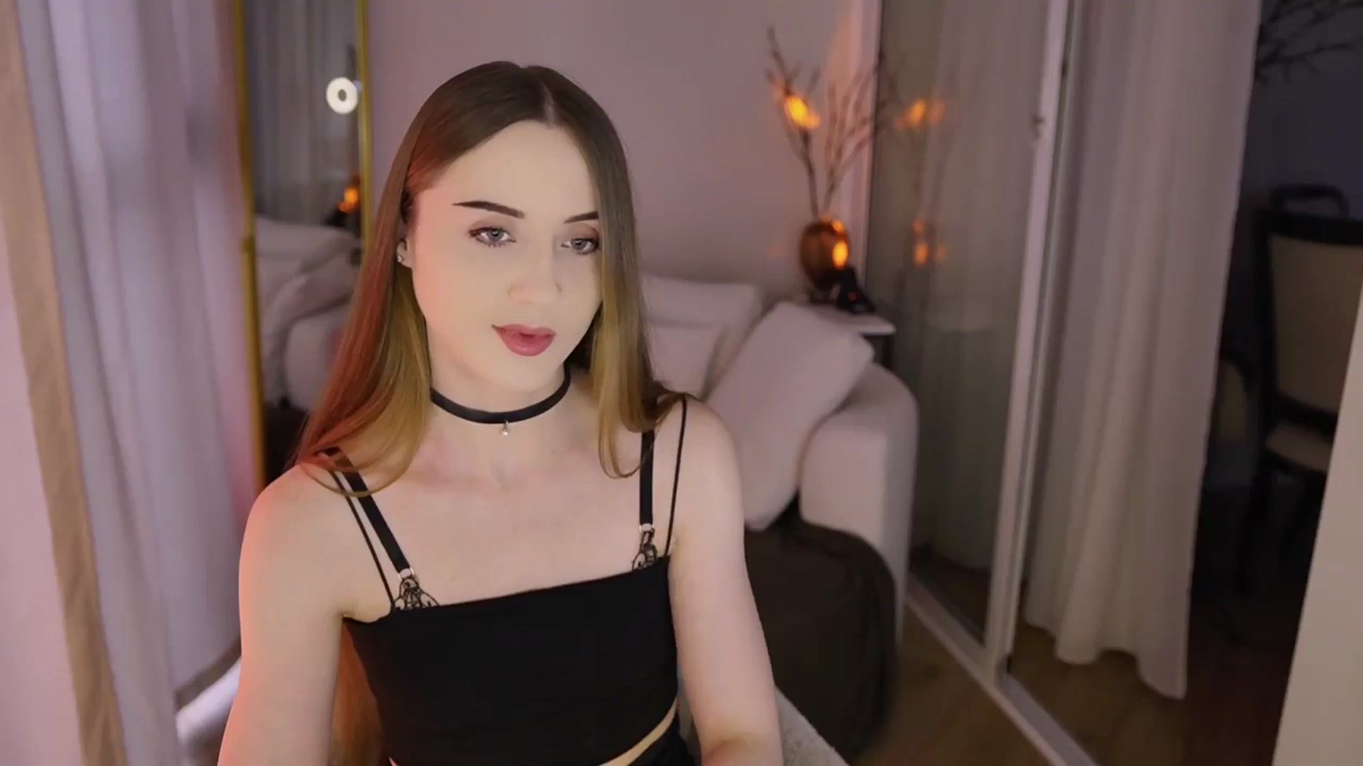 Gallery image thumbnail from Innocent_Soul's myfreecams stream on, 11/28/2025, 10:25 image 10 of 20