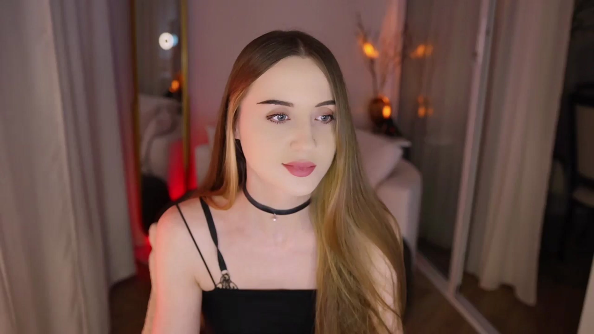 Gallery image thumbnail from Innocent_Soul's myfreecams stream on, 11/28/2025, 13:06 image 15 of 20
