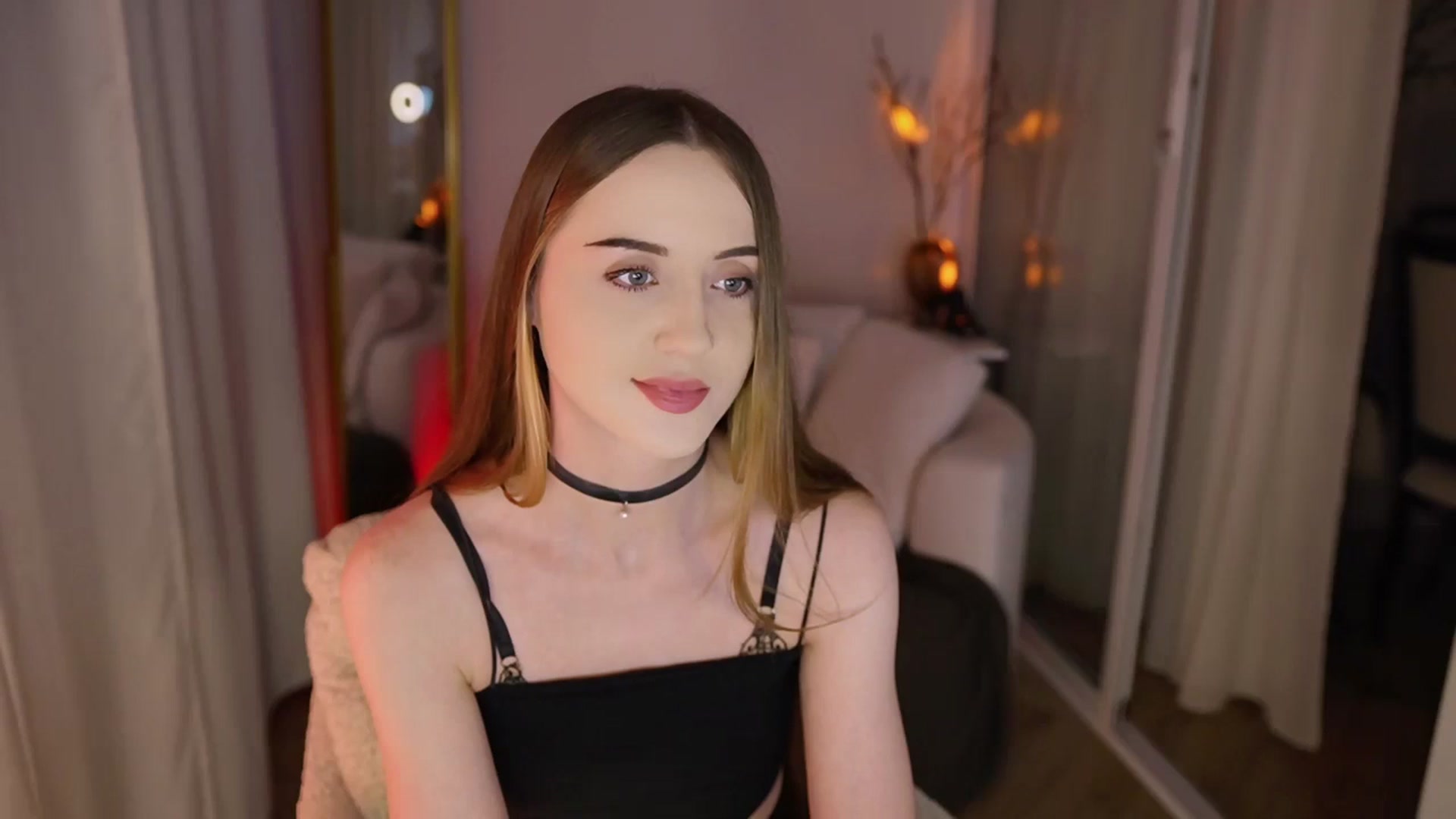 Gallery image thumbnail from Innocent_Soul's myfreecams stream on, 11/28/2025, 13:37 image 4 of 20