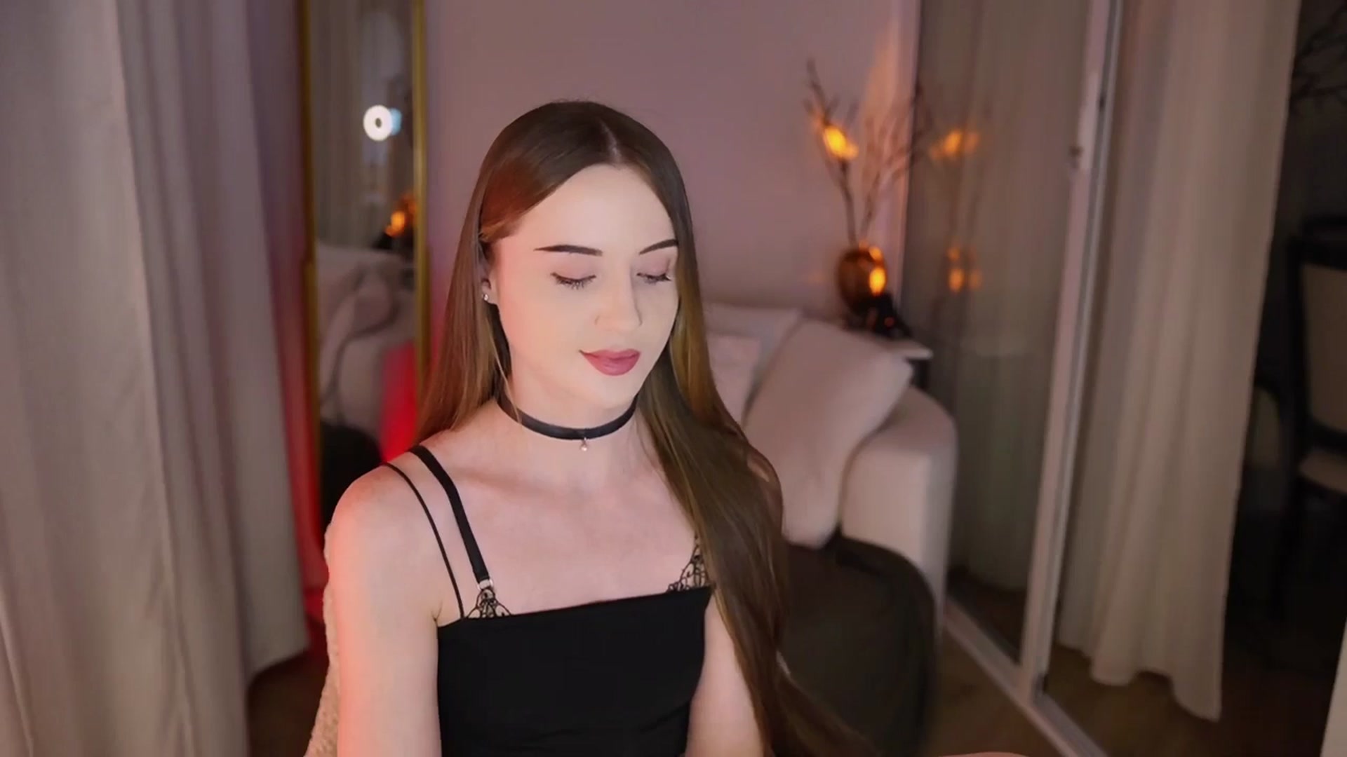 Gallery image thumbnail from Innocent_Soul's myfreecams stream on, 11/28/2025, 15:53 image 15 of 20