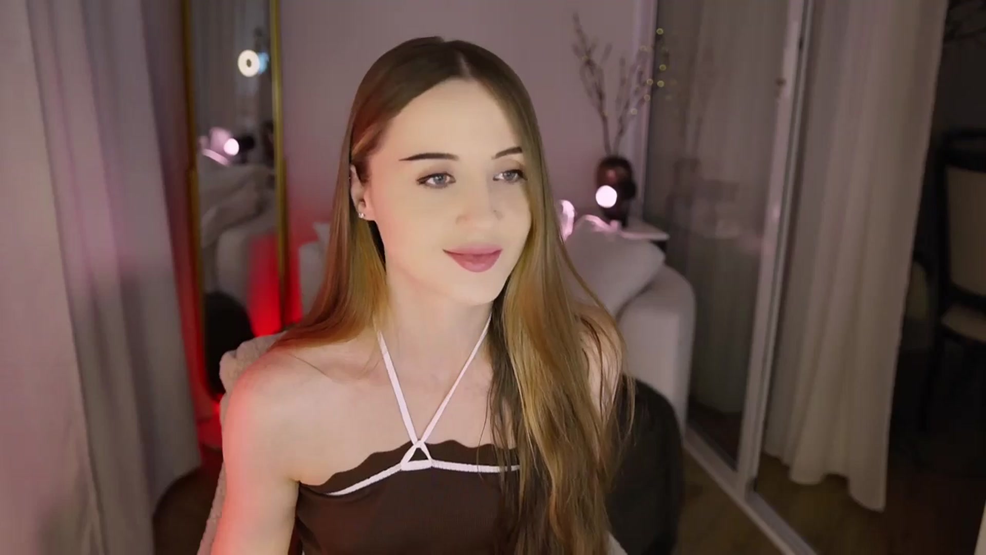 Gallery image thumbnail from Innocent_Soul's myfreecams stream on, 12/01/2025, 15:10 image 4 of 20