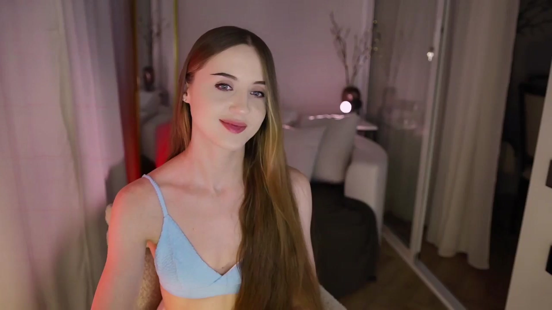 Gallery image thumbnail from Innocent_Soul's myfreecams stream on, 12/03/2025, 17:02 image 8 of 20