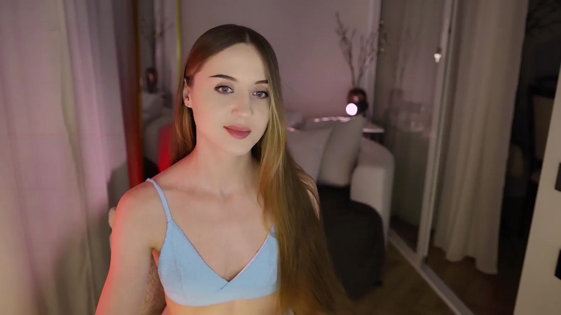 Gallery image thumbnail from Innocent_Soul's myfreecams stream on, 12/03/2025, 17:02 image 7 of 20