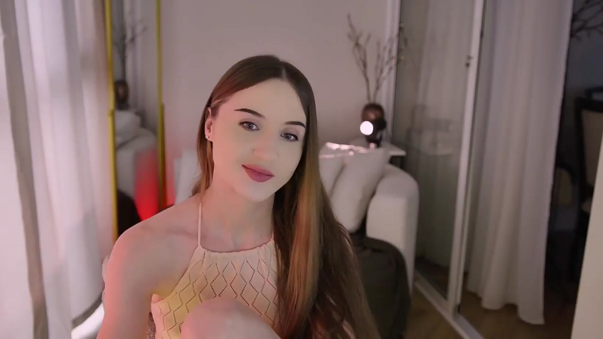 Gallery image thumbnail from Innocent_Soul's myfreecams stream on, 12/04/2025, 10:05 image 19 of 20