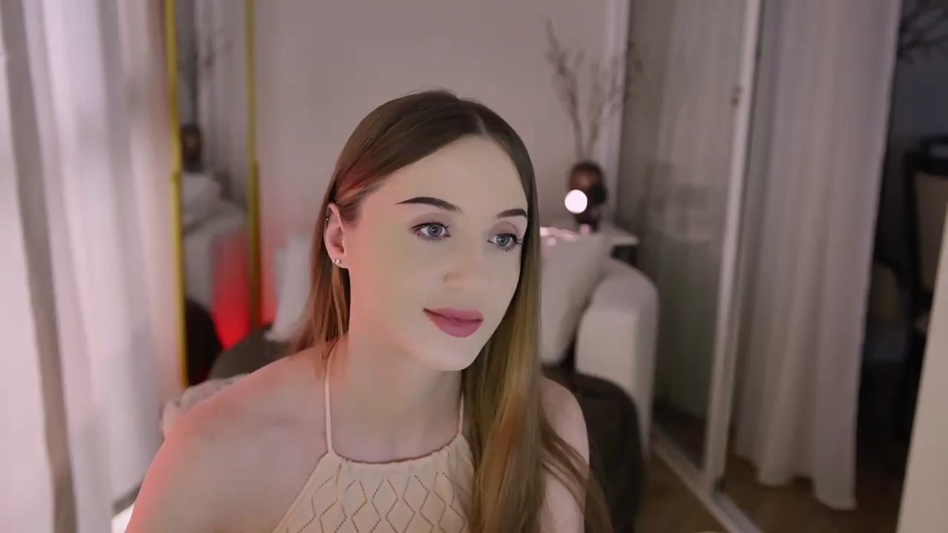 Gallery image thumbnail from Innocent_Soul's myfreecams stream on, 12/04/2025, 10:05 image 12 of 20