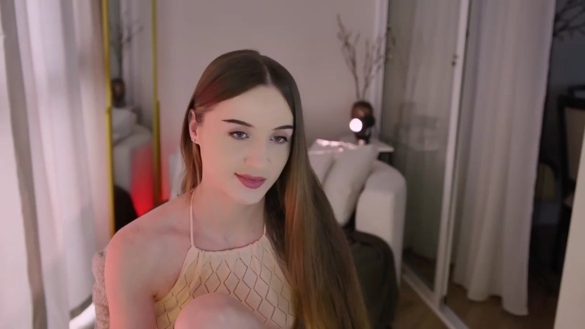 Gallery image thumbnail from Innocent_Soul's myfreecams stream on, 12/04/2025, 10:05 image 16 of 20