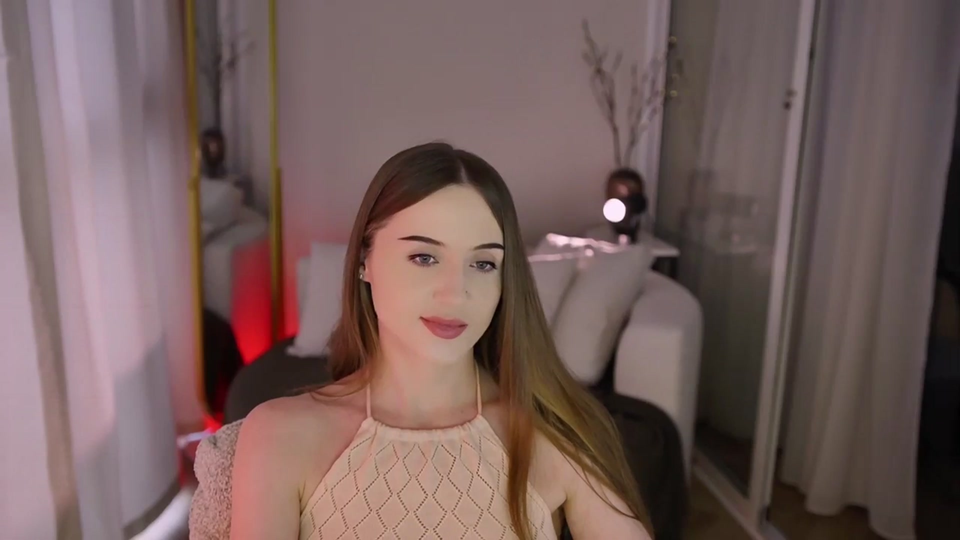 Gallery image thumbnail from Innocent_Soul's myfreecams stream on, 12/04/2025, 11:34 image 20 of 20