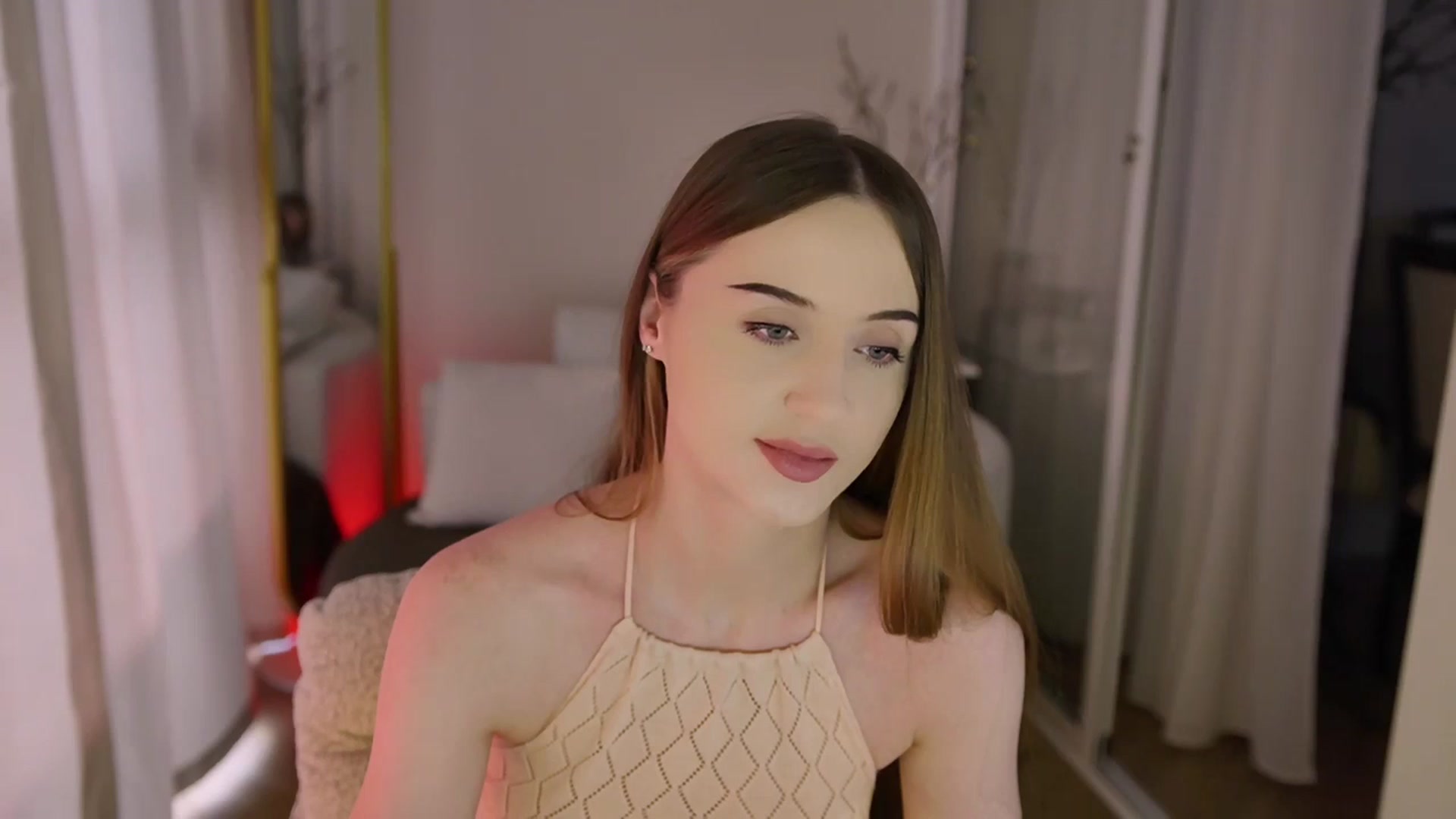 Gallery image thumbnail from Innocent_Soul's myfreecams stream on, 12/04/2025, 11:34 image 9 of 20