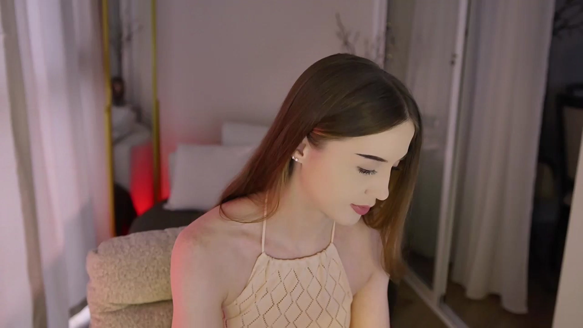 Gallery image thumbnail from Innocent_Soul's myfreecams stream on, 12/04/2025, 11:34 image 14 of 20