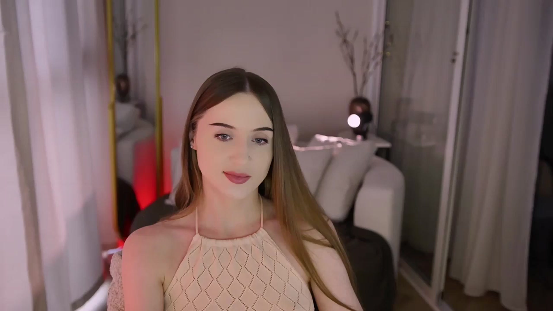 Gallery image thumbnail from Innocent_Soul's myfreecams stream on, 12/04/2025, 11:34 image 16 of 20