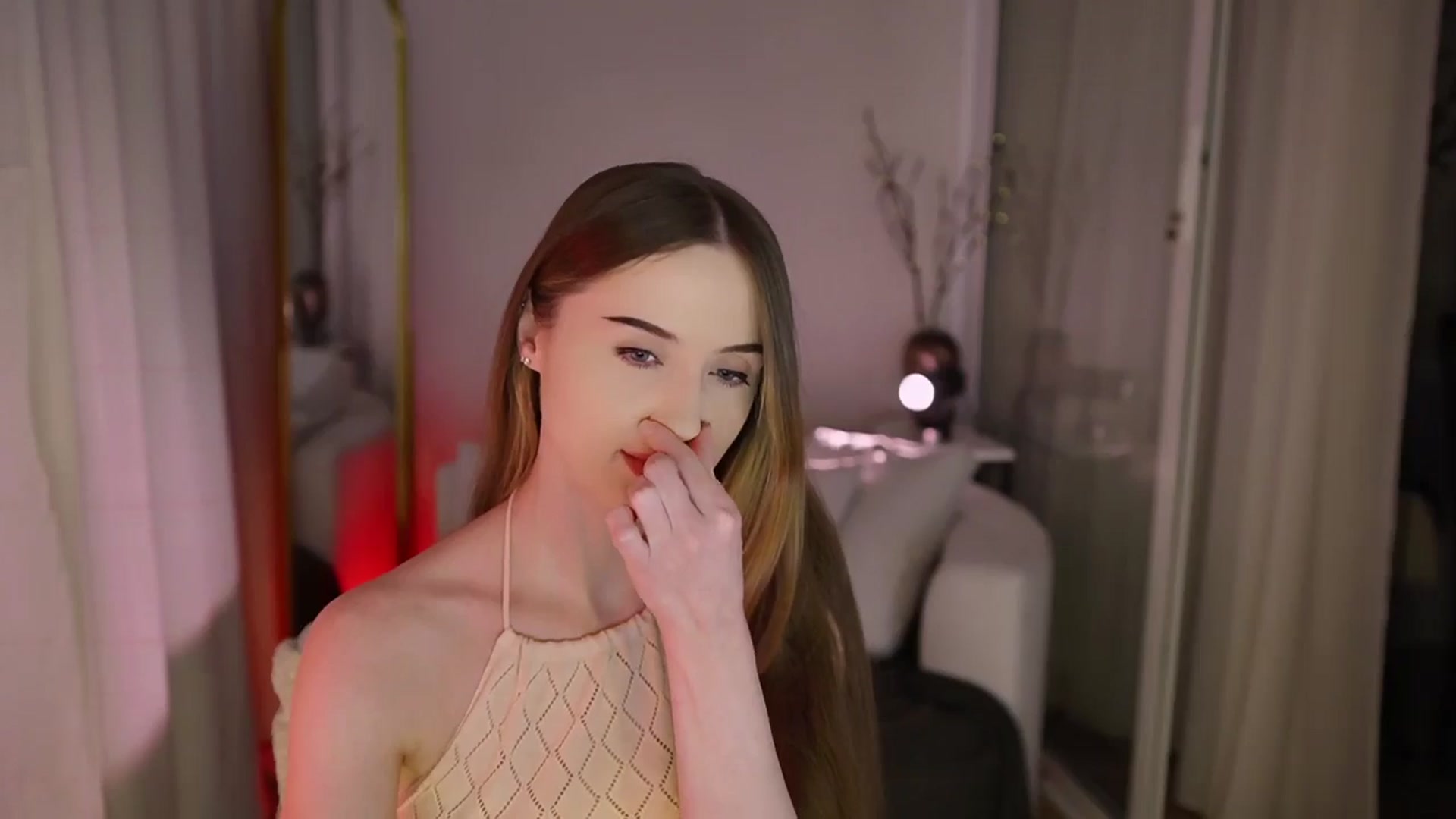 Gallery image thumbnail from Innocent_Soul's myfreecams stream on, 12/04/2025, 14:17 image 18 of 20