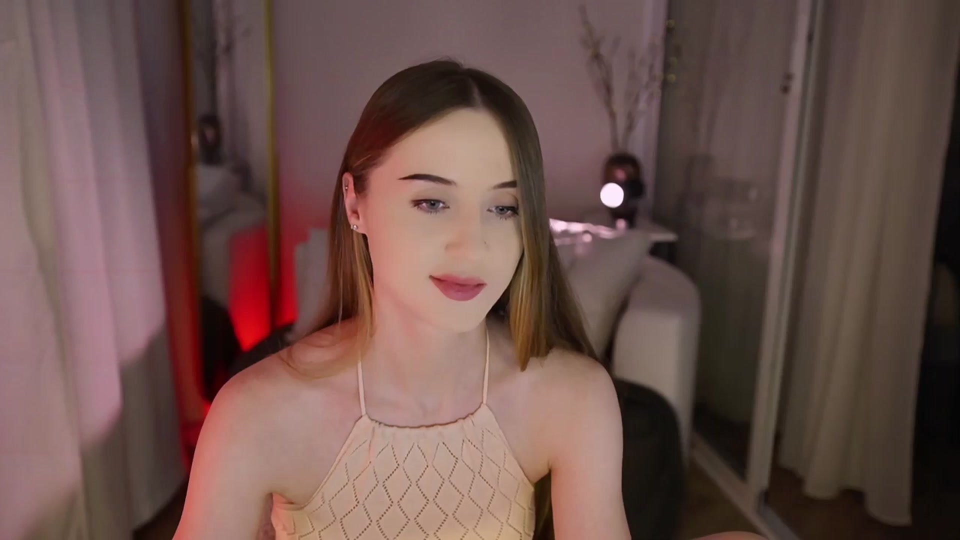 Gallery image thumbnail from Innocent_Soul's myfreecams stream on, 12/04/2025, 14:17 image 13 of 20