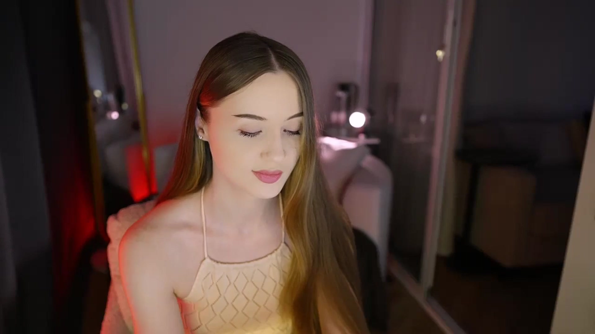 Gallery image thumbnail from Innocent_Soul's myfreecams stream on, 12/23/2025, 12:58 image 9 of 20