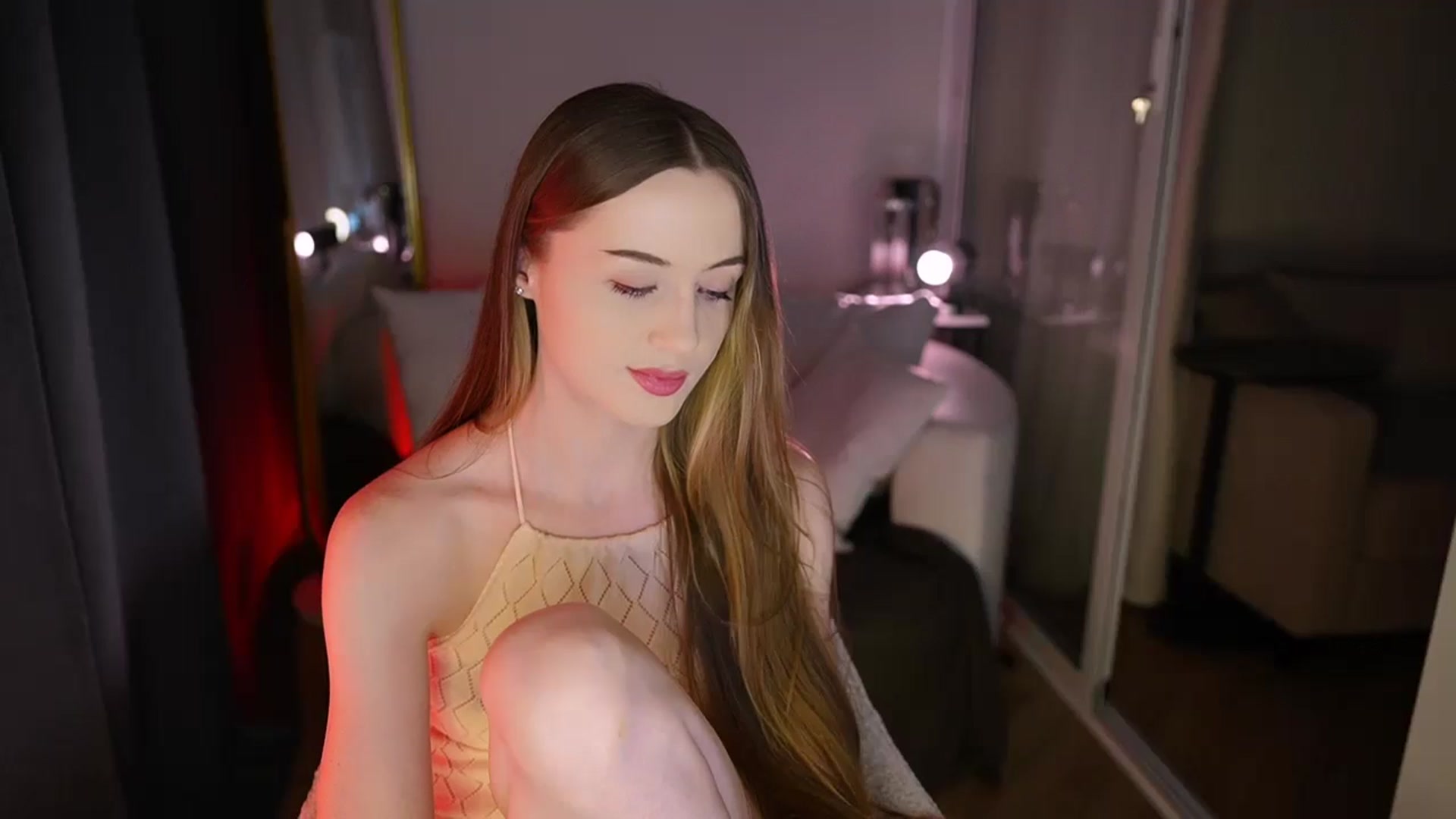 Gallery image thumbnail from Innocent_Soul's myfreecams stream on, 12/23/2025, 17:31 image 17 of 20