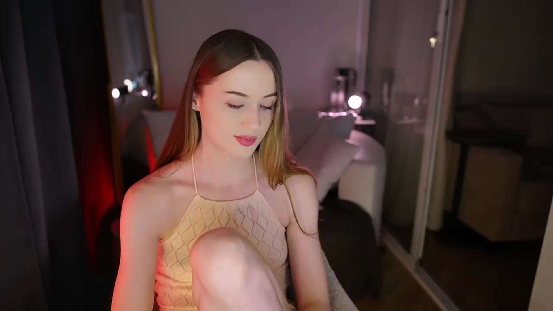 Gallery image thumbnail from Innocent_Soul's myfreecams stream on, 12/23/2025, 17:31 image 16 of 20