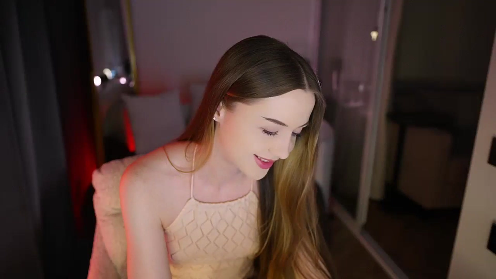 Gallery image thumbnail from Innocent_Soul's myfreecams stream on, 12/23/2025, 17:31 image 8 of 20