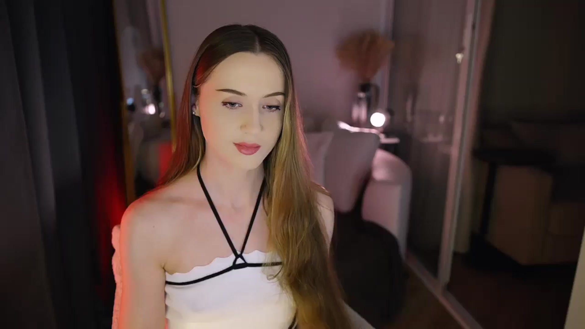 Gallery image thumbnail from Innocent_Soul's myfreecams stream on, 12/25/2025, 14:46 image 4 of 20