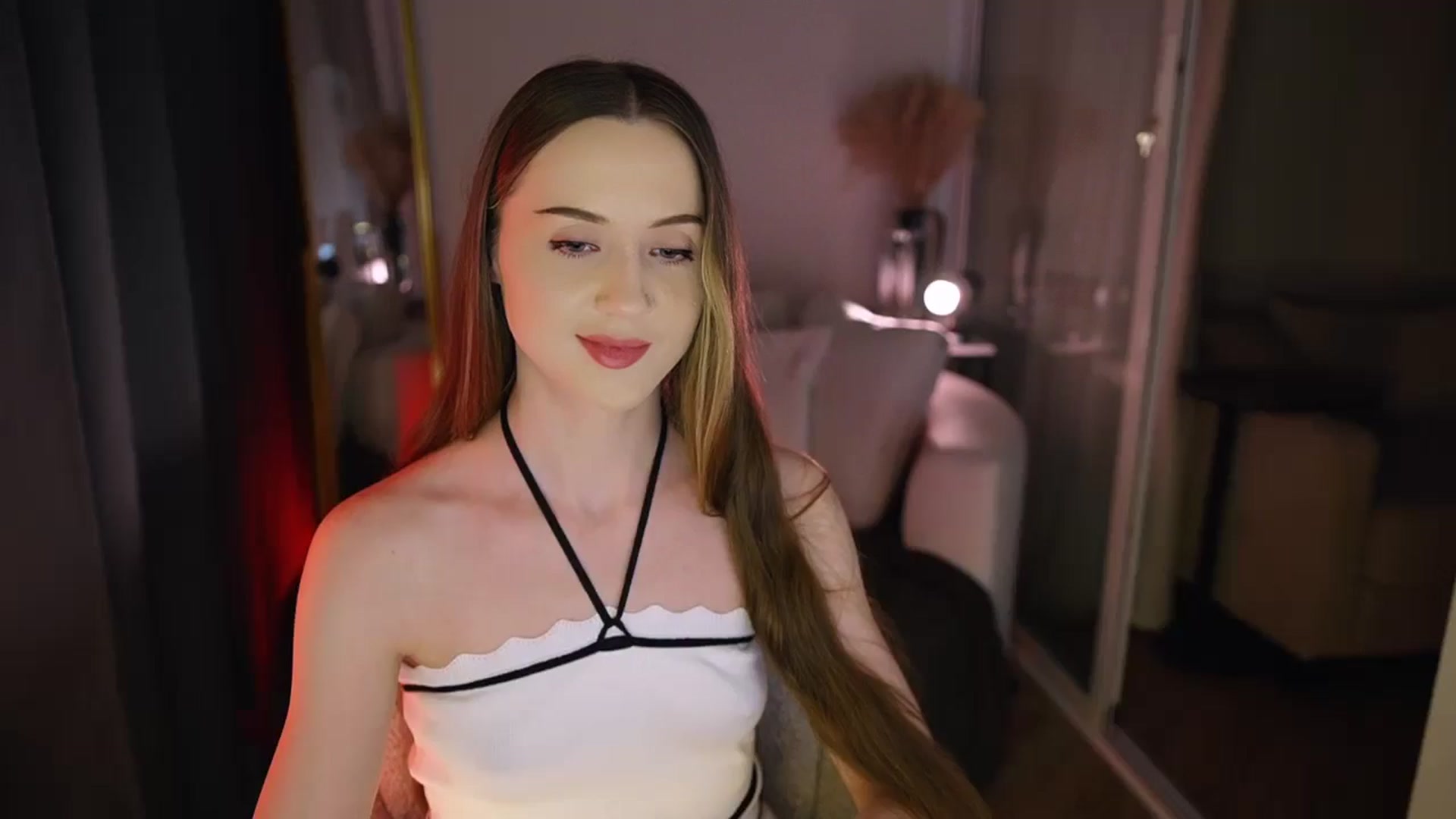 Gallery image thumbnail from Innocent_Soul's myfreecams stream on, 12/25/2025, 15:33 image 5 of 20