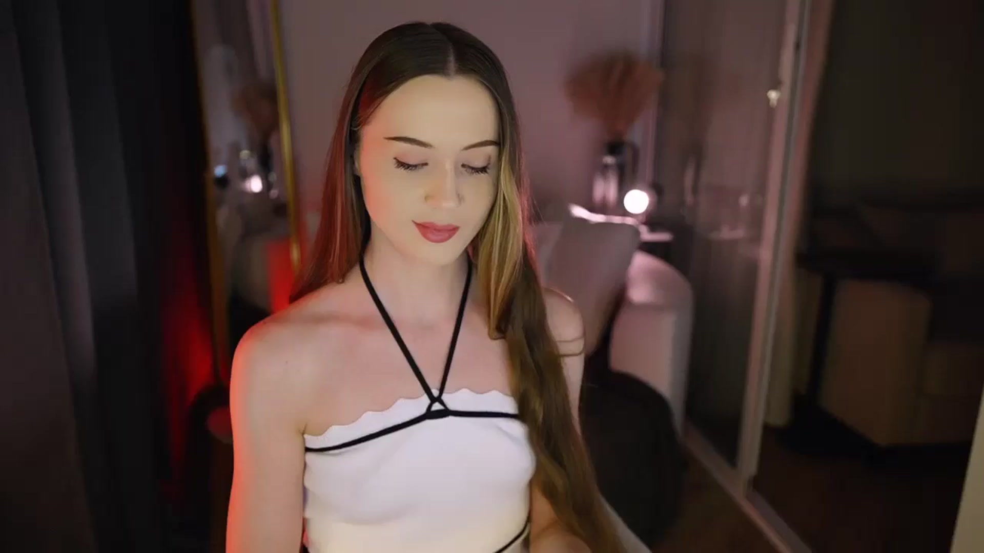 Gallery image thumbnail from Innocent_Soul's myfreecams stream on, 12/25/2025, 15:33 image 7 of 20