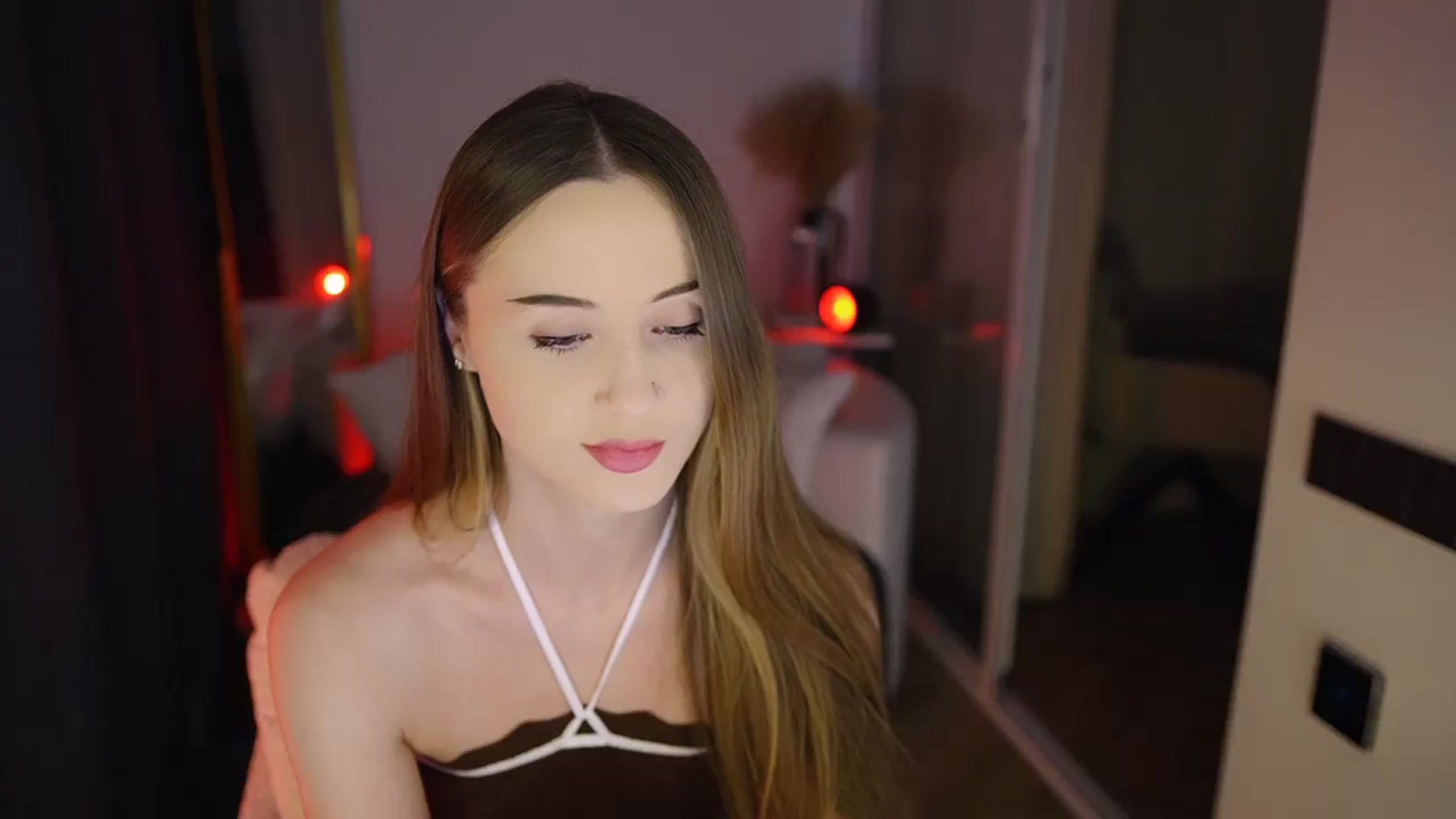 Gallery image thumbnail from Innocent_Soul's myfreecams stream on, 12/29/2025, 13:39 image 2 of 20